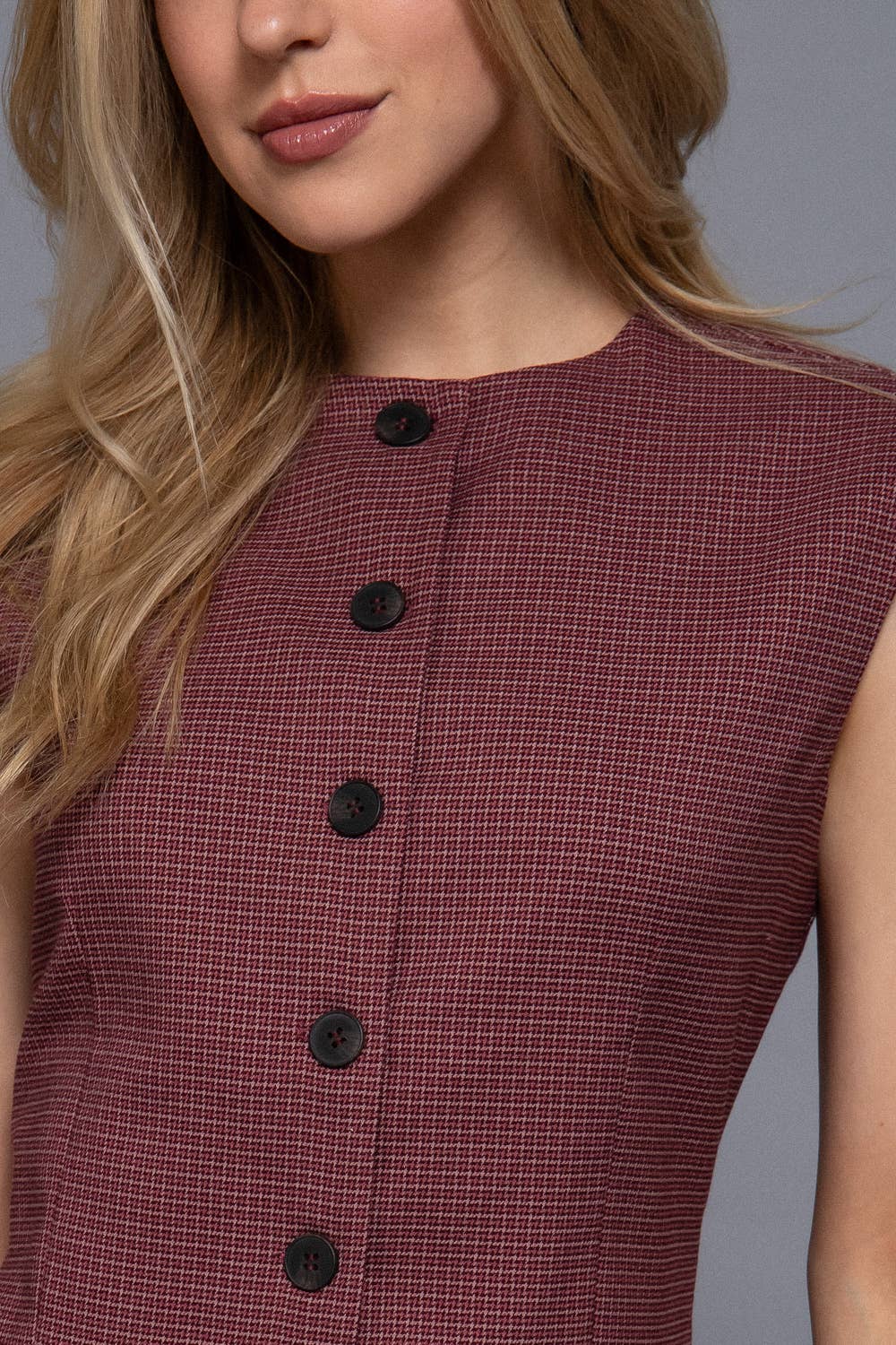 Active Basic | Active USA - Wholesale Suit Vest - Women's - Sleeveless Crew Neck Front Button Down Checked Vest7