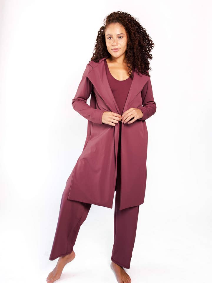 Blazer Trinity en marron pour la vente par Yoga Democracy