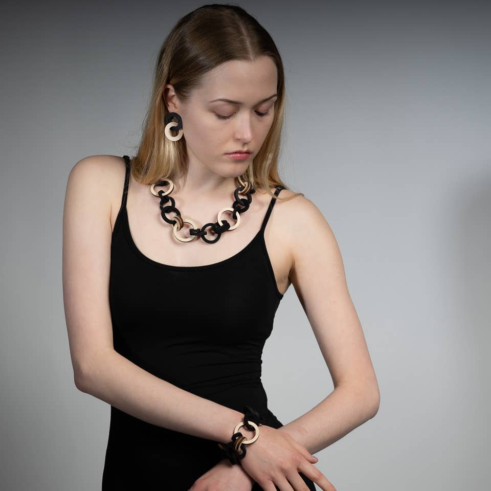 Valona – wholesale Link & chain bracelet – Halo bracelet – Nordic Eco Jewelry in Wood5