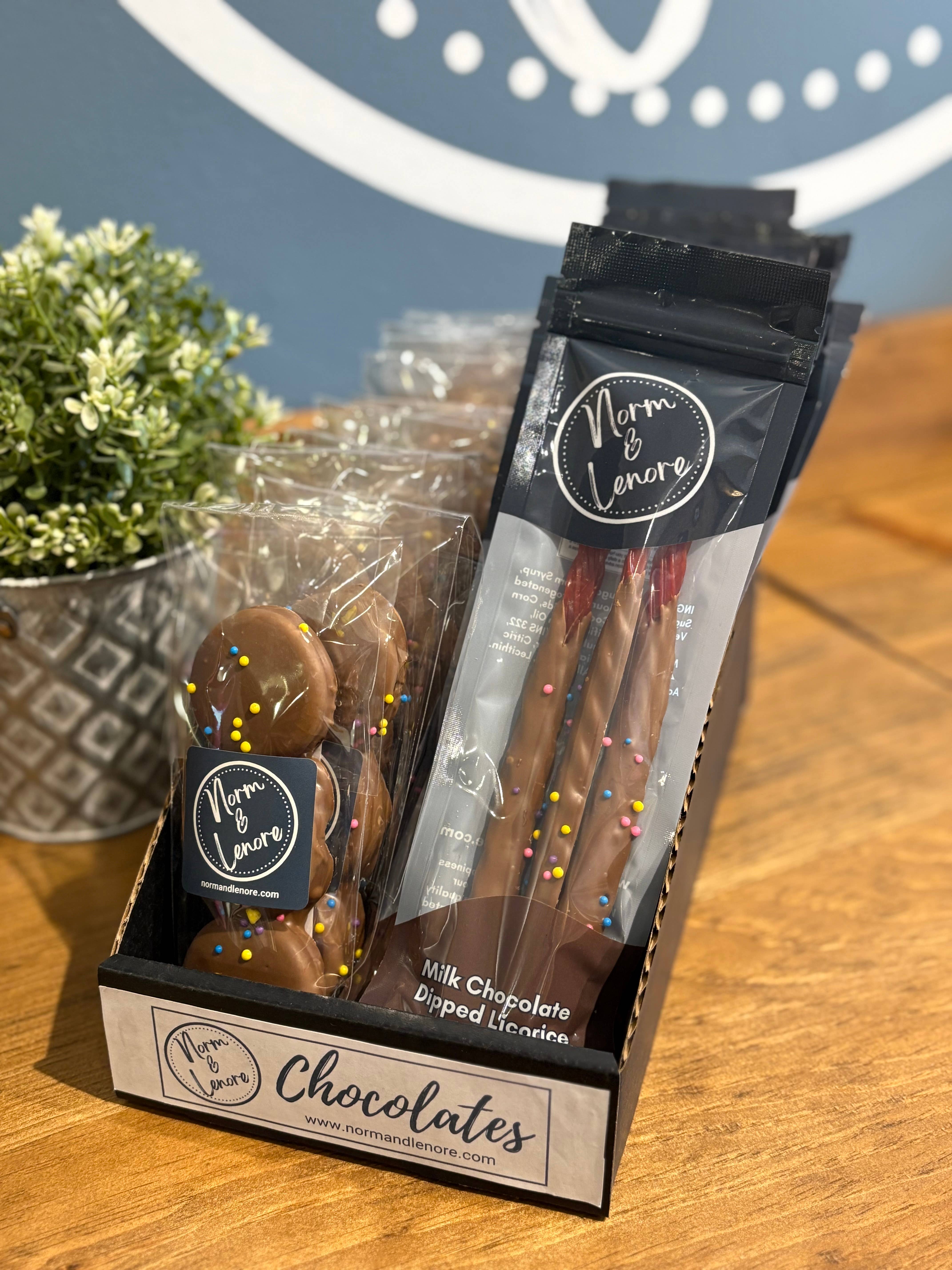 Norm & Lenore - Vente Boîtes de chocolats - Paquet de chocolat de comptoir 12" x 6"