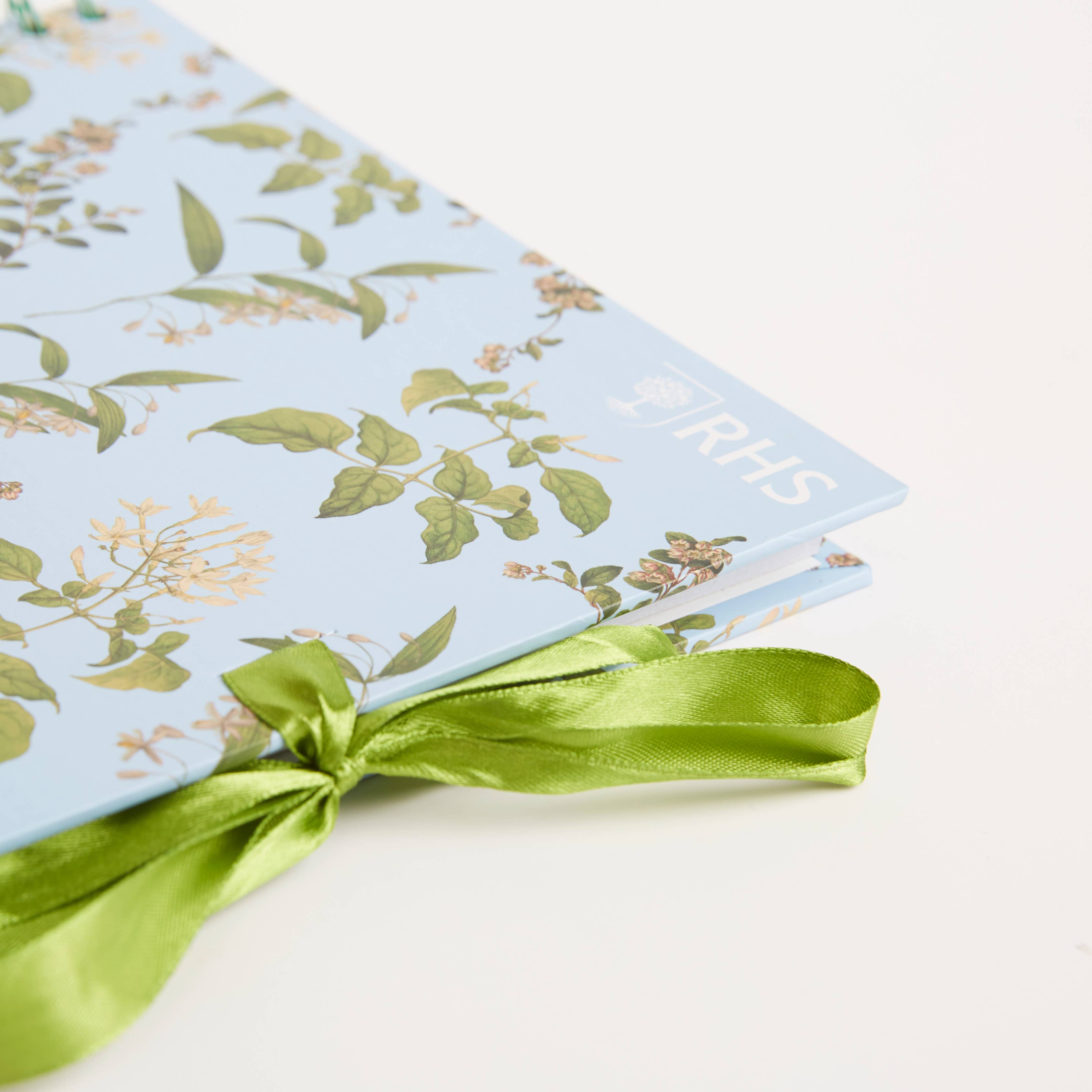 West Design Products UK – wholesale Scrapbook – RHS Wiro Bound Hardback Scrapbook, 40 Pages, 8"x 8", Edwards4