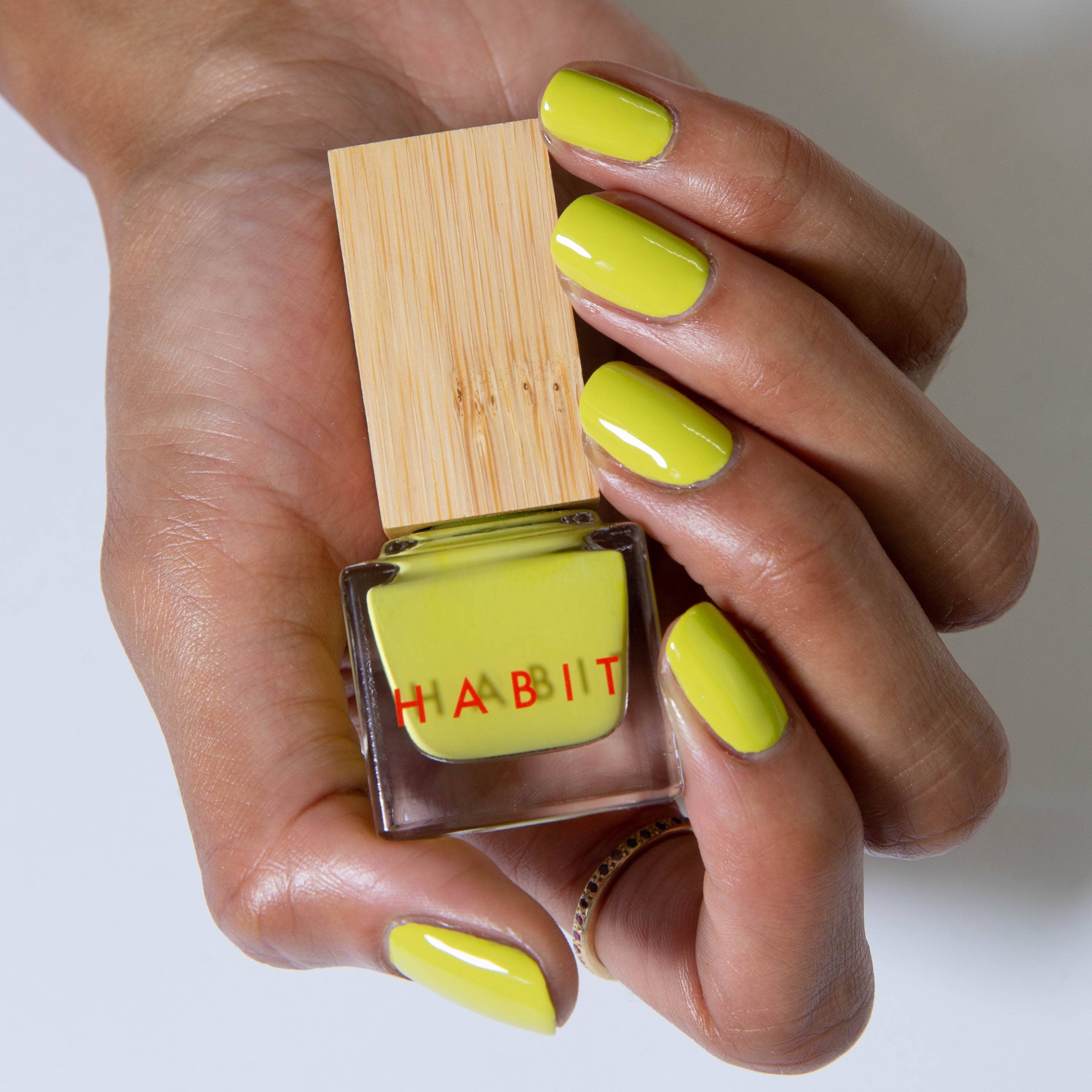 Habit Cosmetics – Esmalte por atacado – 54 Let's Call It a Chartreuse - Esmalte verde-amarelo híbrido2