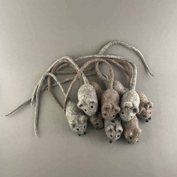 Pawsome Pet Toys - Wholesale Pet Toy - Cat - Handmade cat mouse, soft felted kitten toy, choose color