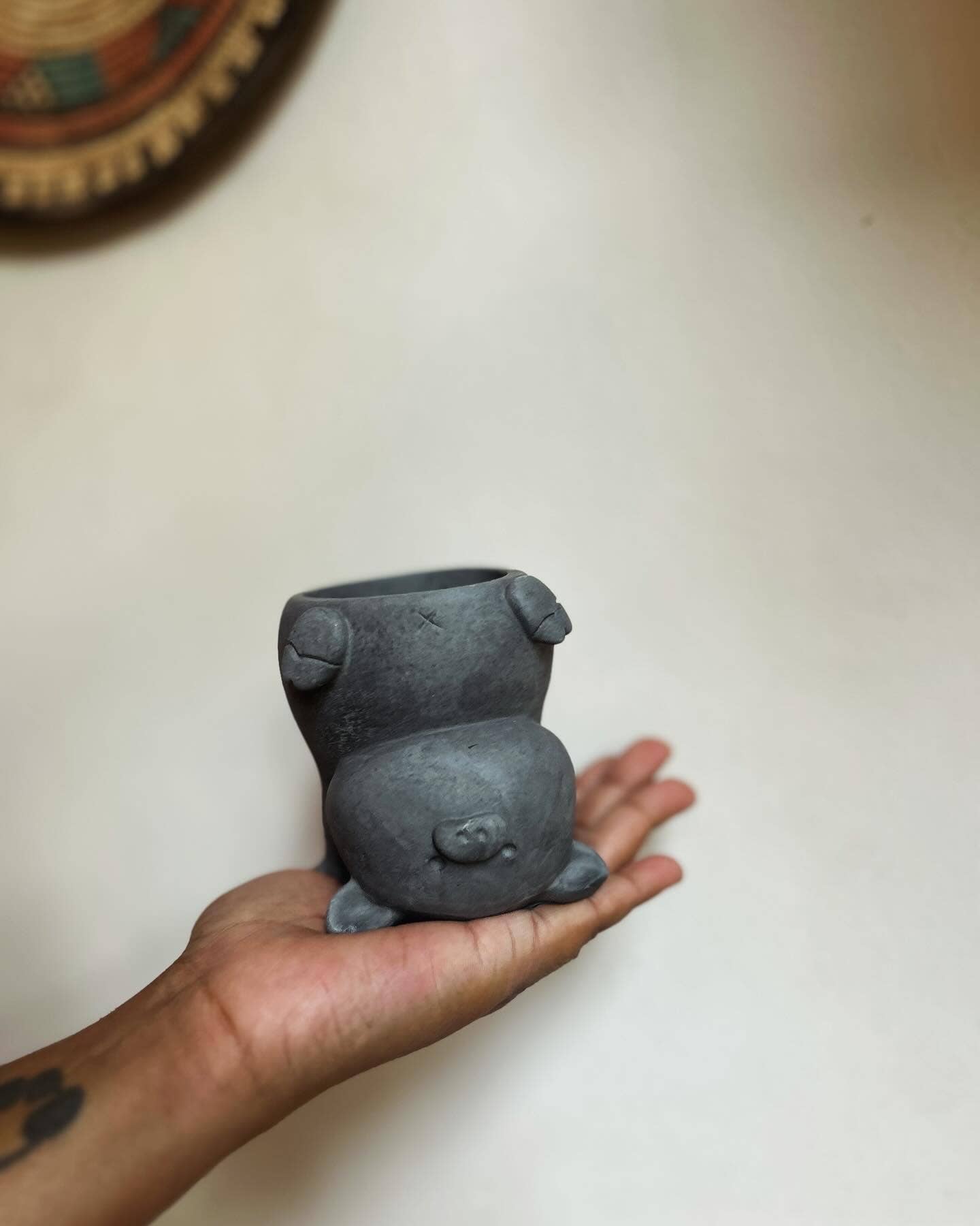 Queen City Crete - Wholesale Plant pot - Concrete Pig Planter3