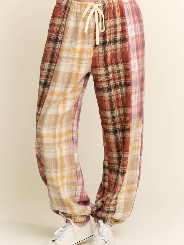 JOGGERS MET MEERKLEURIG RUITPATROON voor wholesale door J.NNA