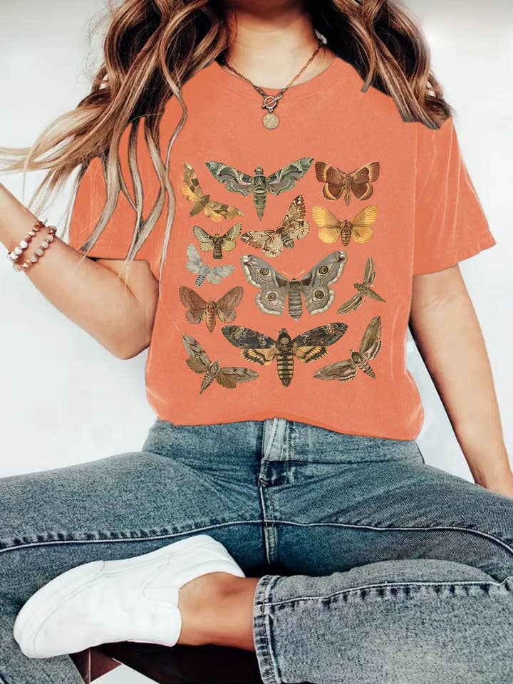 Rosa Clothing - Wholesale Screen Printed T-Shirt - Women's - Butterfly & moth print graphic short-sleeve T-shirt