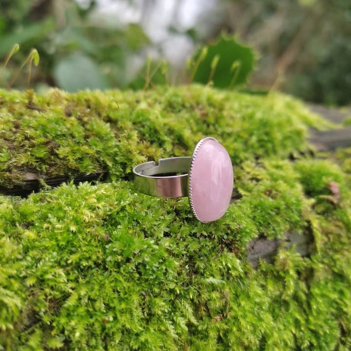 Jardin des Druides – Großhandel Cocktail-/Statement-Ring – Bague Cailleach Quartz rose - acier inoxydable argenté1