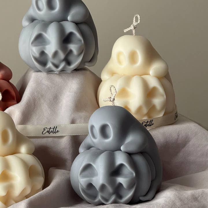 Estelle Studio – wholesale Novelty candle – Handmade Spooky Pumpkin Ghost Candle: Halloween Soy Wax Decor2