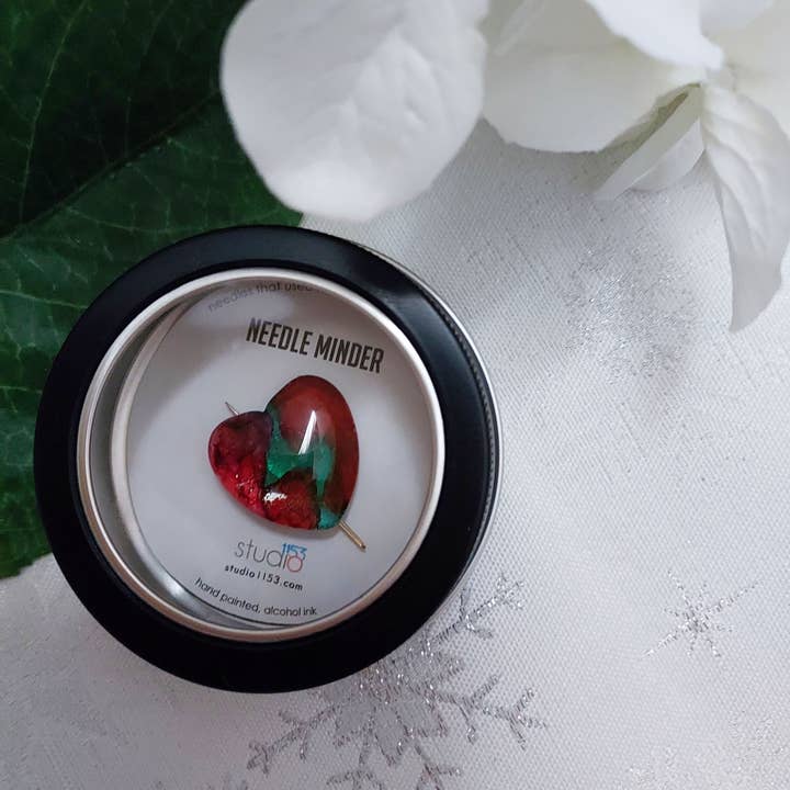 Studio 1153 - Vente Accessoire de tricot/crochet - Aimant en verre peint à la main pour votre œuvre d'art1