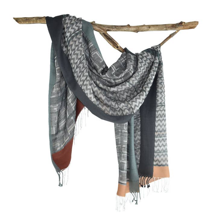 Écharpe Geo Tissée Cayenne pour la vente par Dupatta Designs