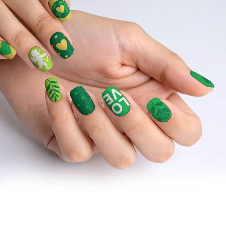 Smaragdgrønne Valentine kunstige negle for engroshandel hos FYNE BODY