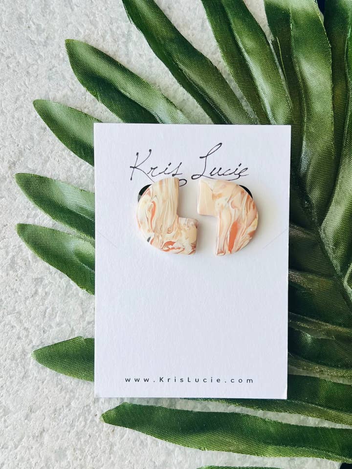 Clous Tan Désert pour la vente par Kris Lucie