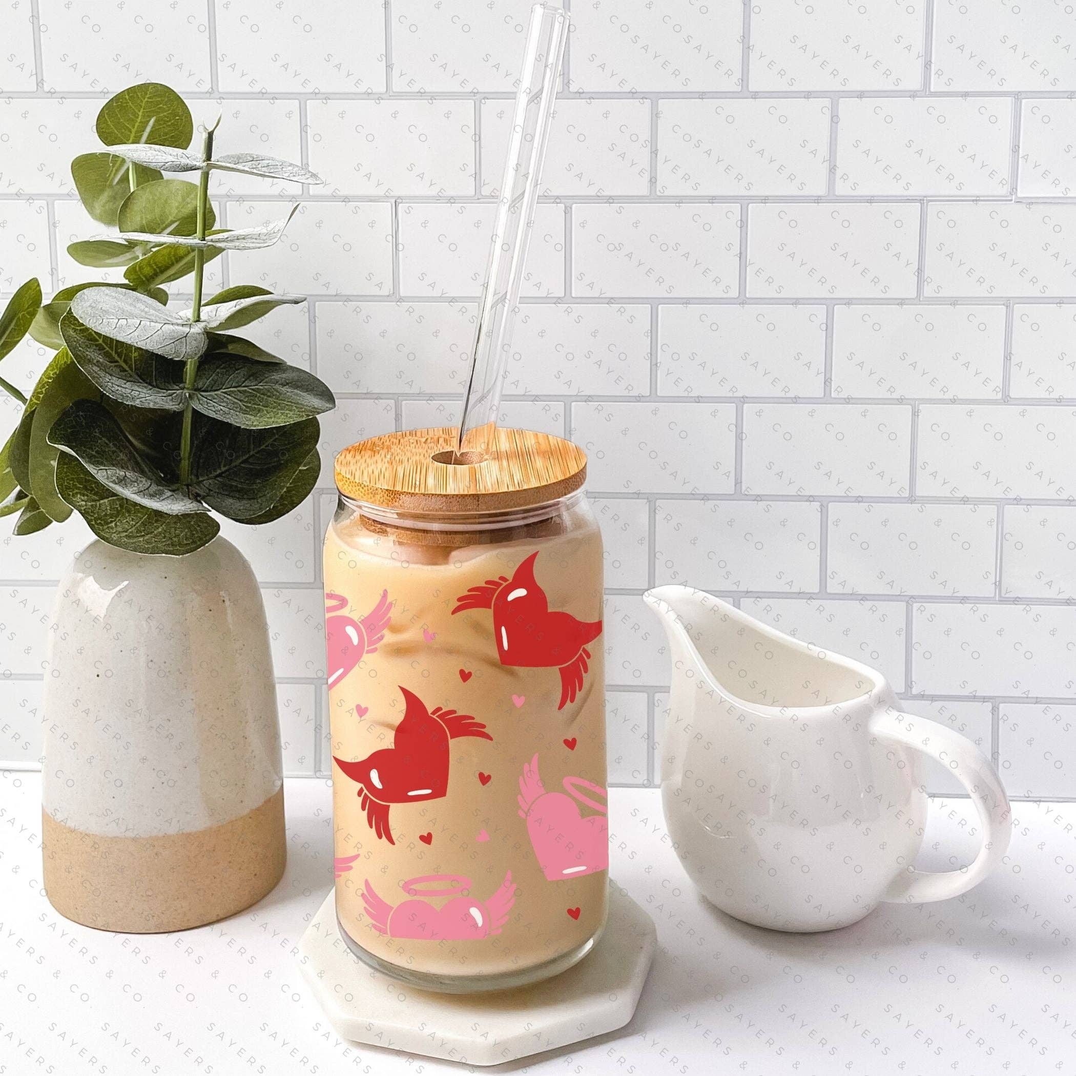 Sayers & Co. - Wholesale Drinking Glass/Cup - 16oz Valentine's Day Angel and Devil Hearts Glass Cup with Bamboo Lid & Straw #1000899