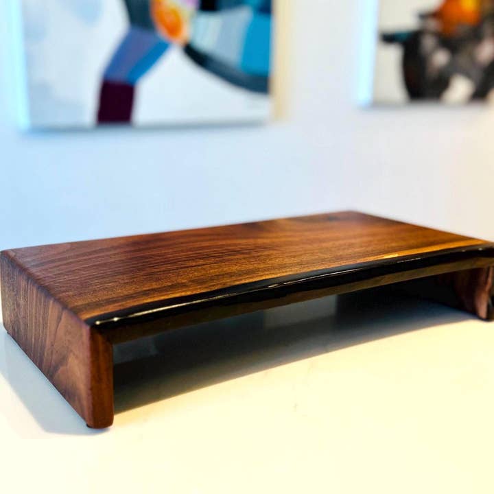 Rehausseur ou support d'écran en noyer Claro fait main pour la vente par DapperwoodSF