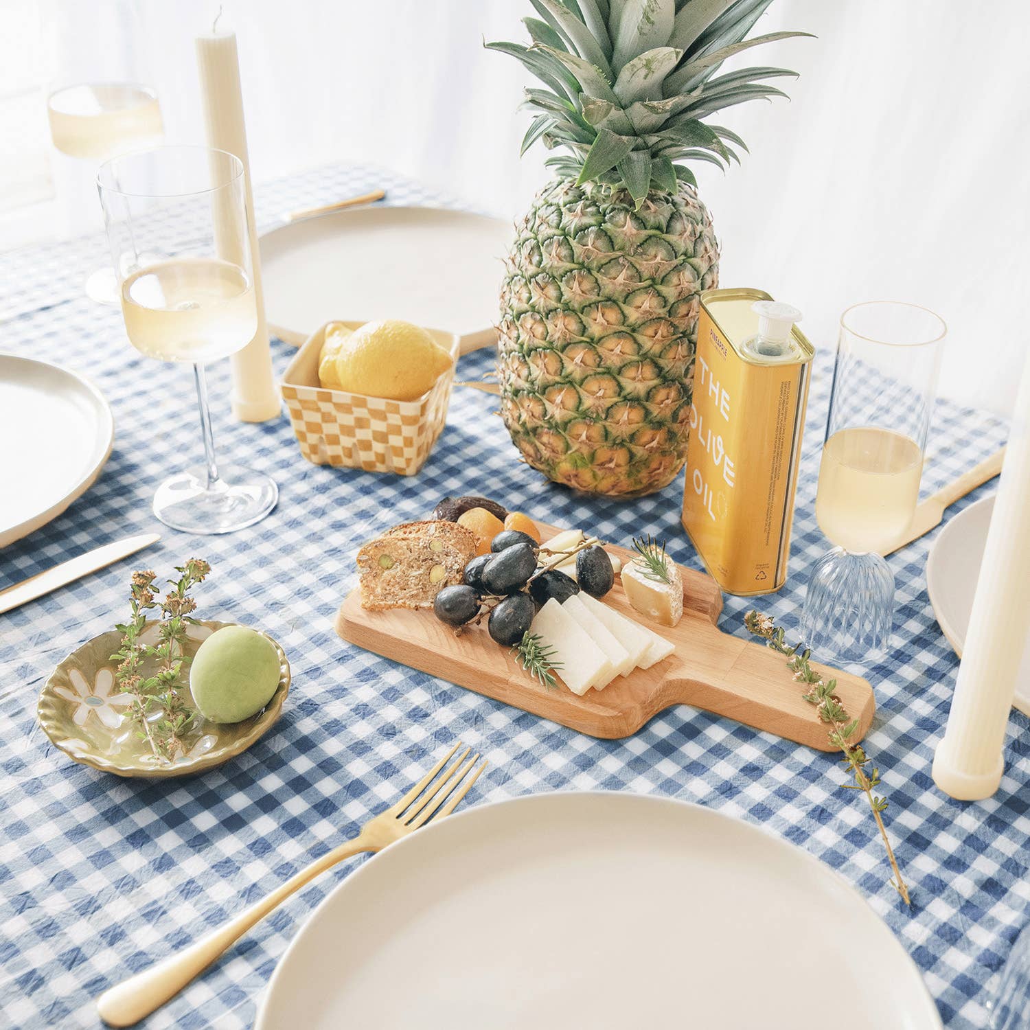 Monday Moose - Wholesale Tablecloth - Guaria Tablecloth (Blue/White)4