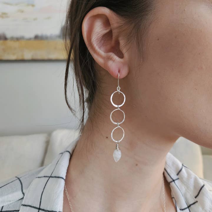 Oorbellen met maansteen Sterling zilveren oorbel Handgemaakt juweel voor wholesale door Sunny Bay Handmade Jewelry