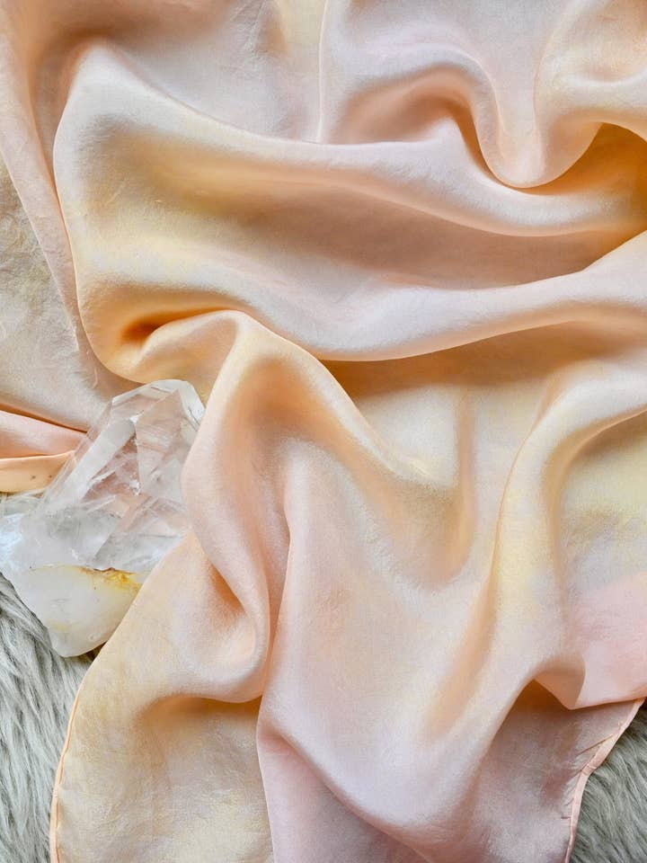 Bandana en soie teintée à la plante Olivia pour la vente par Sculptress