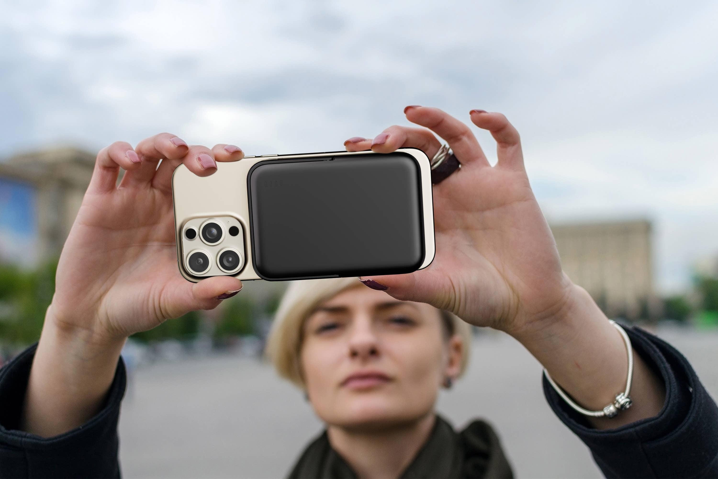 LAX Gadgets - Wholesale Portable Charger - MagSafe 10000mAh Power Bank with Kickstand- Retail Packaging10