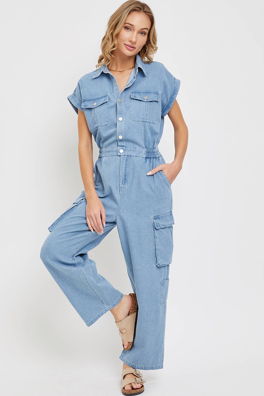 DENIM BLÅ DENIM CARGO JUMPSUIT I ÉT STYKKE for engroshandel på Faire13