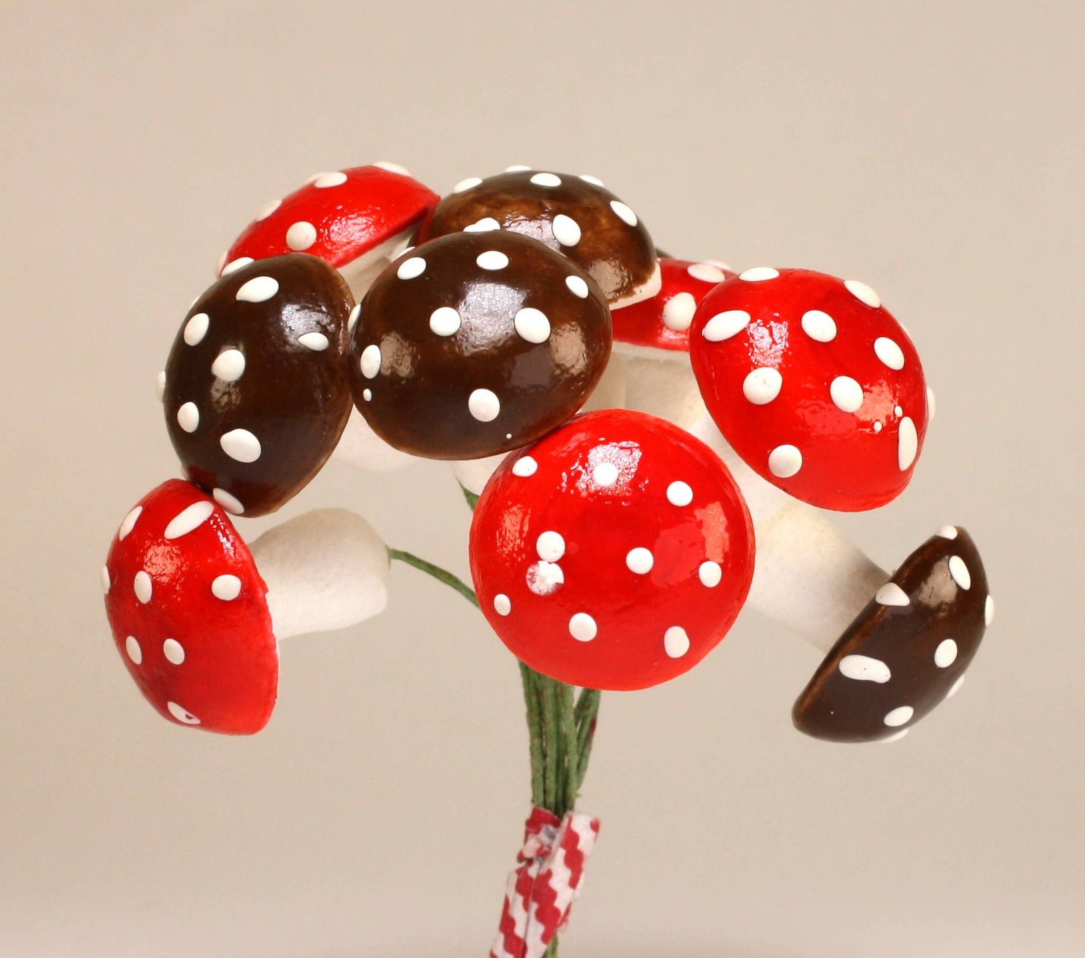   Red & Brown Mix - Large 3/4" Spun Cotton - 10 pcs - 218-0117 for wholesale on Faire2