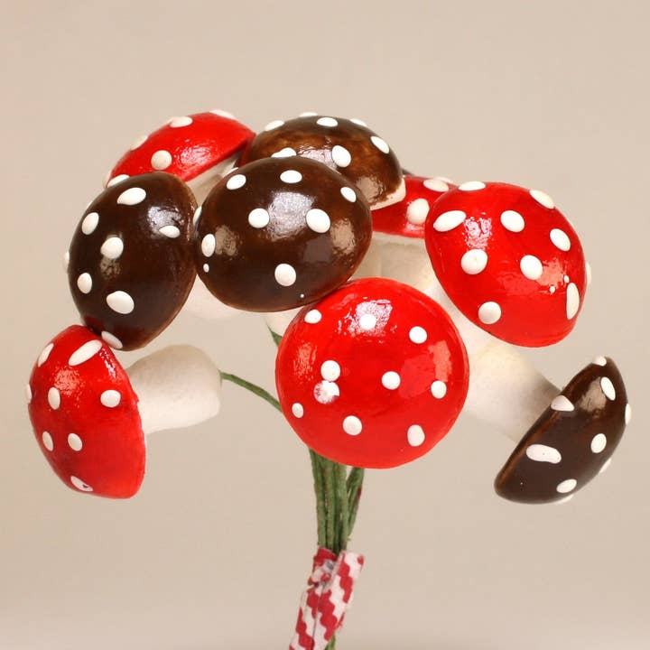 Red & Brown Mix - Large 3/4" Spun Cotton - 10 pcs - 218-0117 for wholesale on Faire2