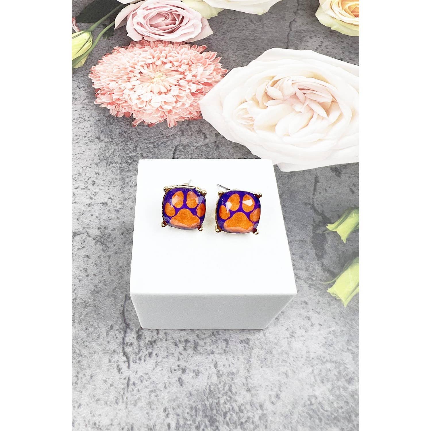 JHP Collection - Wholesale Stud/Post Earrings - DOG PAW PRINT CUSHION CUT EPOXY STUD EARRING38