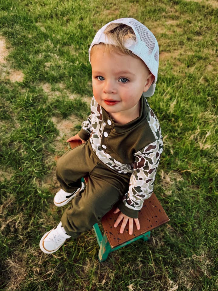 lounge set / kids pajamas / kids clothing set / camo for wholesale by Southern Refinery