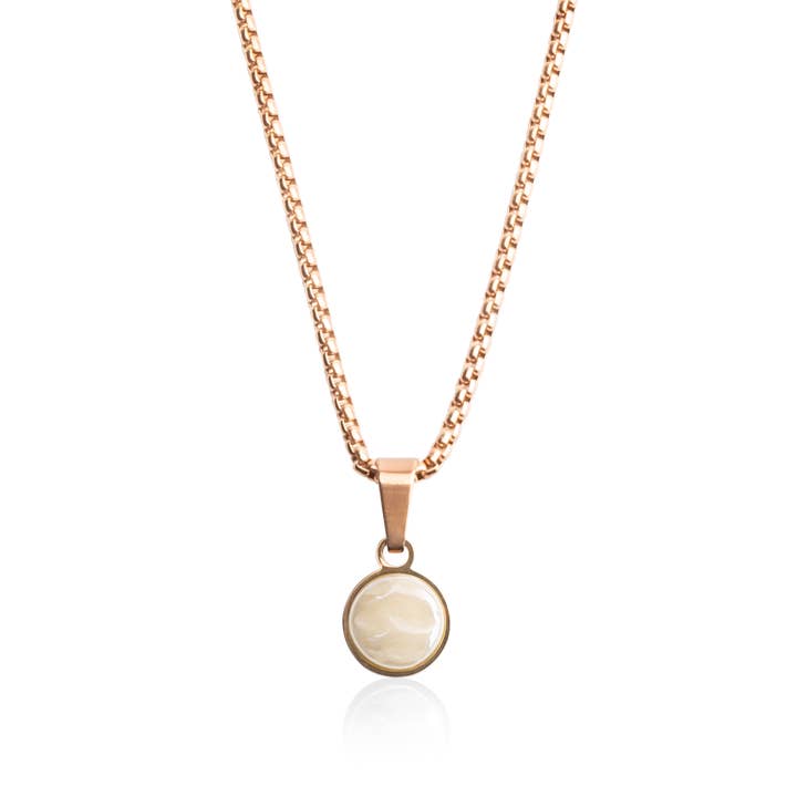 Collier court avec pendentif en or rose/brun sable pour la vente par ALEXASCHA