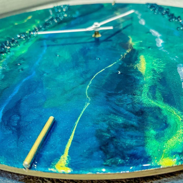 Rishstudio - Wholesale Wall Clock - Handmade Ocean Resin Wall Clock – Abstract Art Timepiece with Blue & Green Waves, Coastal Home Décor, Unique Gift for Ocean Lovers9