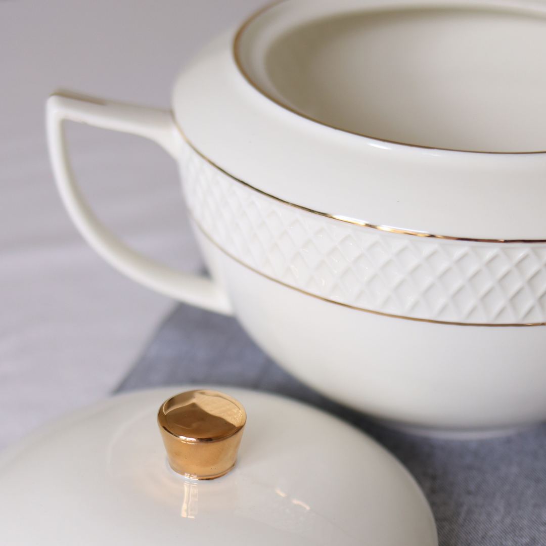 Wilmax Europe - Wholesale Serve Bowl - TUREEN WITH GOLD LINES 2800 ML WL-880102511/A2