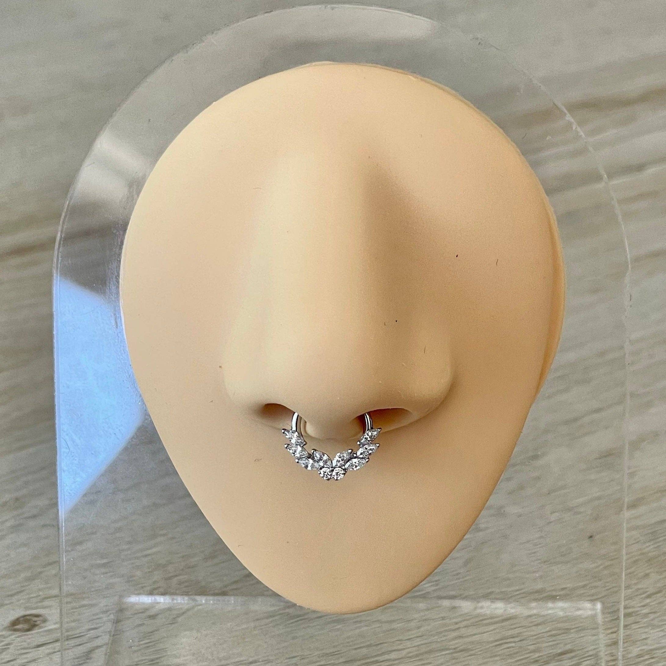 Elara Body Jewelry - Vente Boucles d'oreille uniques - Anneau septum papillon en argent (16 g | 8 mm ou 10 mm | acier chirurgical | doré ou argenté)3