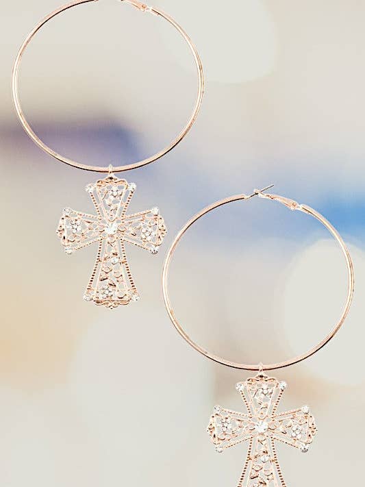 UTSMYCKADE KORS STORT RINGÖRHÄNGE för wholesale av Andrea Bijoux