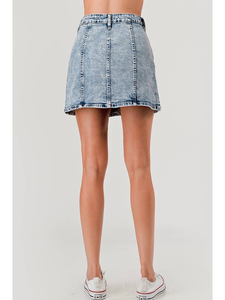 M6226SK - LIGHT MEDIUM WASH - WASHED DENIM MINI SKIRT for wholesale on Faire