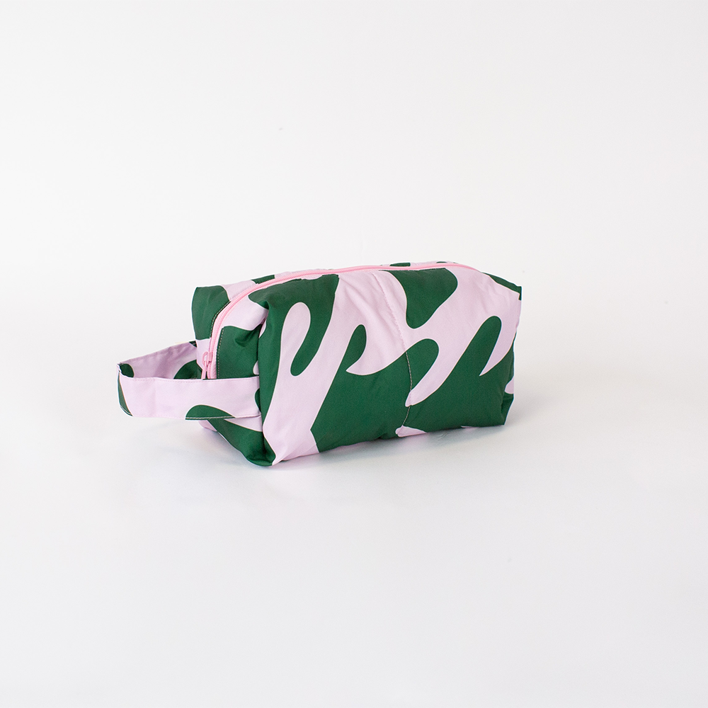 Big Bite Studios - Wholesale Toiletry bag – Unisex - HAPPY POUCH CLUB — LARGE PUFFY TOILETRY BAG6