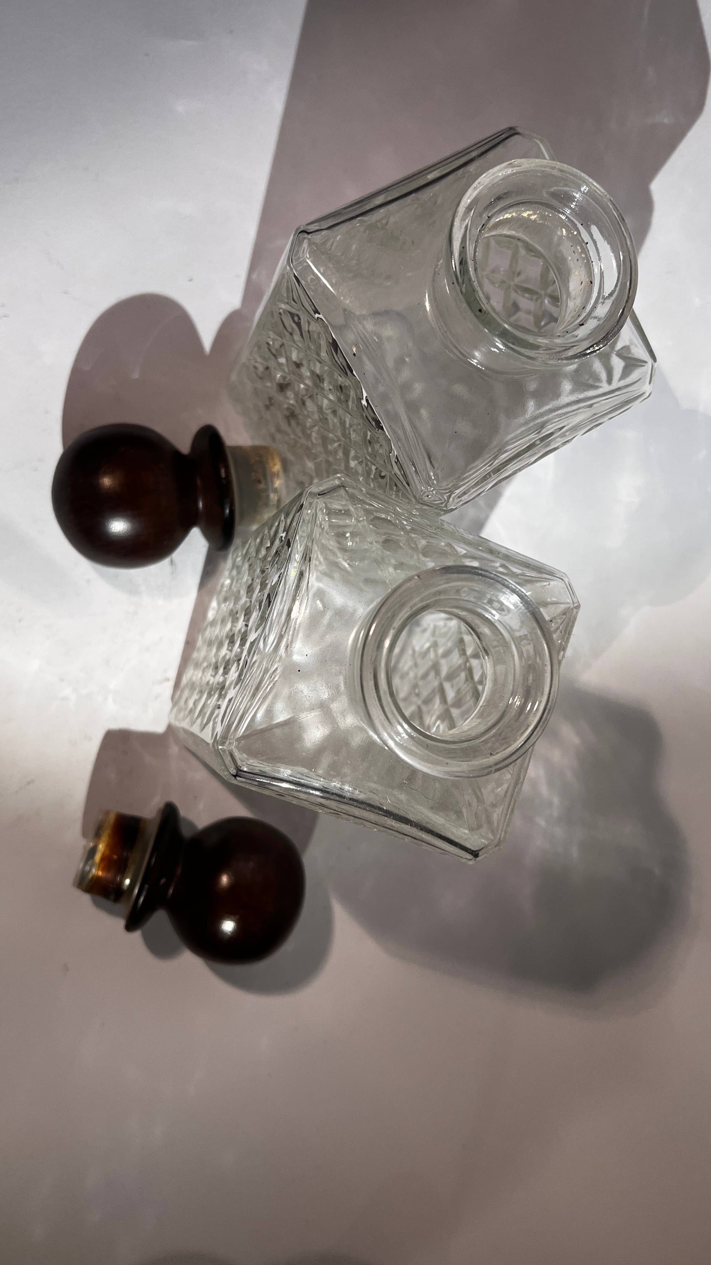 DADA Novecento – Jarra decorativa por atacado – Par de garrafas de cristal boêmio com tampa5