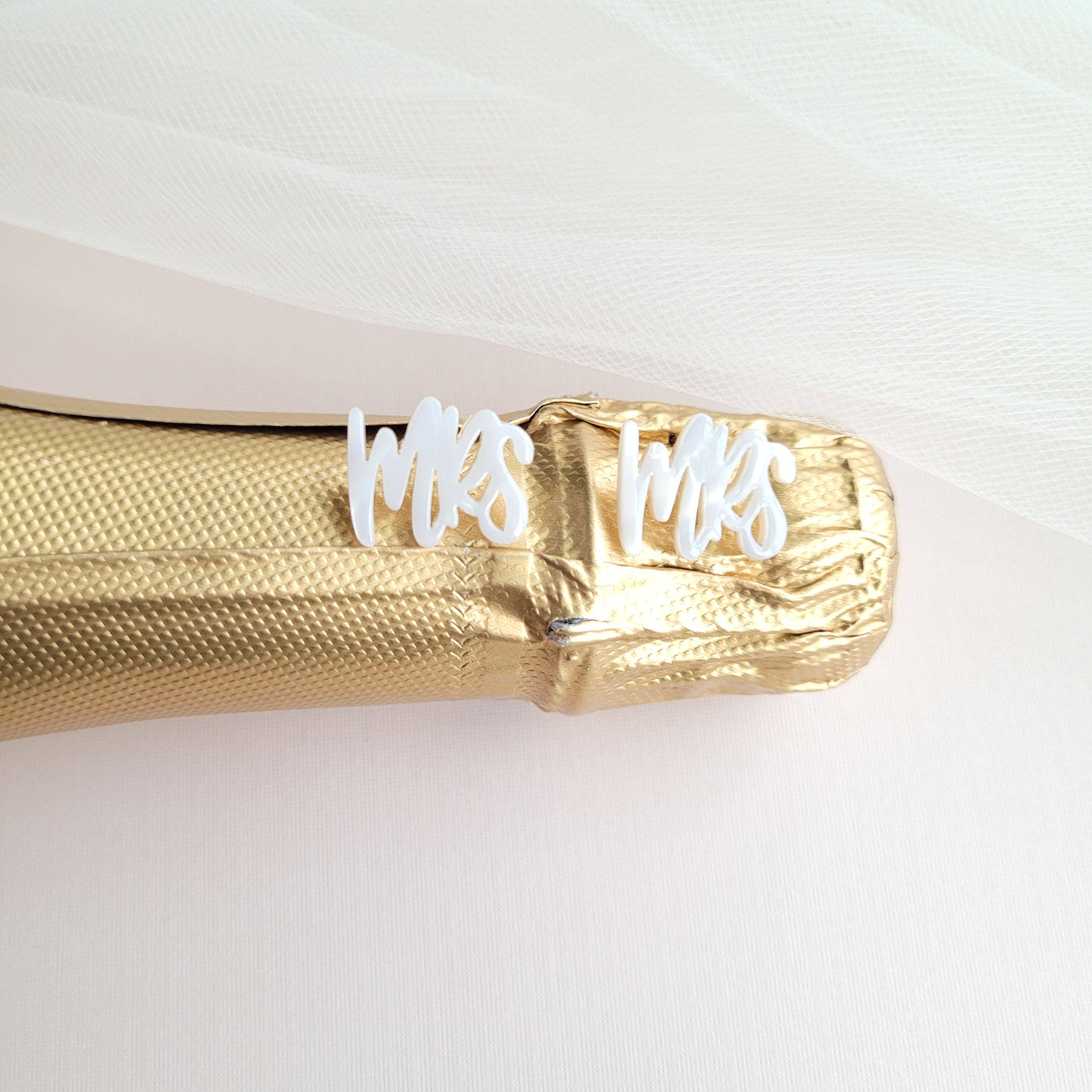 Spiffy & Splendid – wholesale Solitärörhängen – Mrs-studsörhängen med pärleffekt för brud och möhippa6