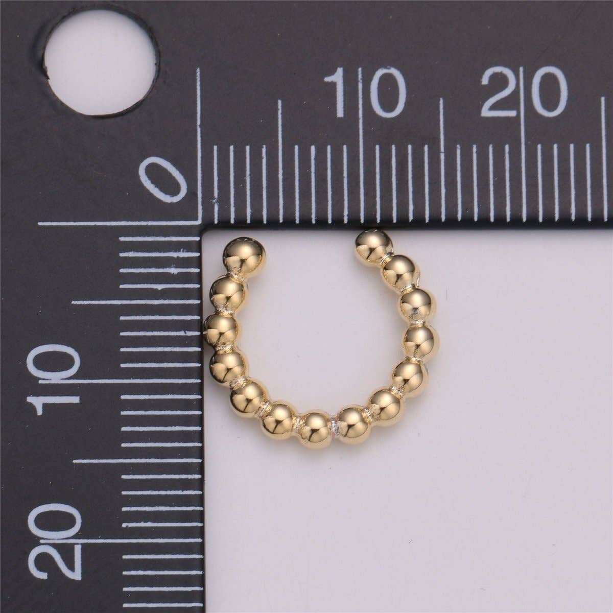 Aim Eternal - Vente Boucles d'oreilles ear cuffs/bagues d'oreilles - Manchette d'oreille perlée, manchette d'oreille sans perçage, enveloppe d'oreille minimaliste, boucle d'oreille en or rempli, boucle d'oreille huggie faux piercing hélix • manchette de cartilage K-1132