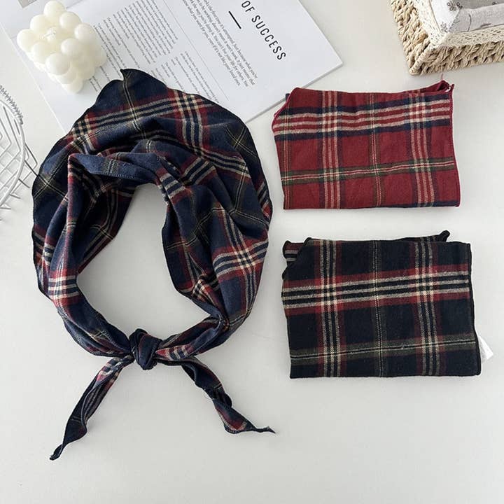 Funkyrel® Atzbranding Limited - Wholesale Scarf - Women's - Scarvii - Vintage Plaid Triangle Scarf3