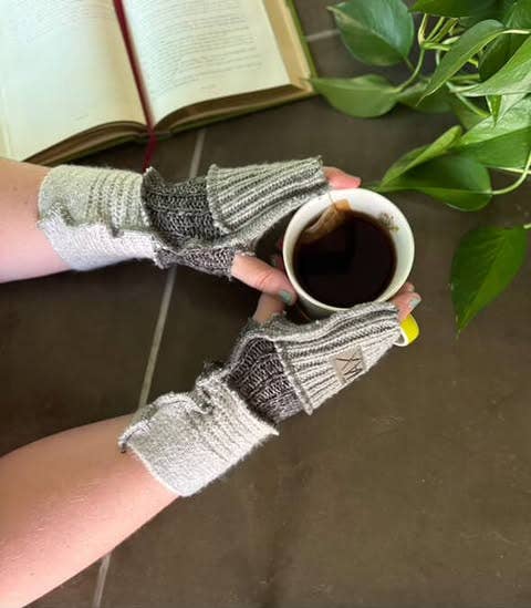 Jax Upcycled - Wholesale Gloves - Women's - Upcycled Unisex Fingerless Gloves choose the vibe color40