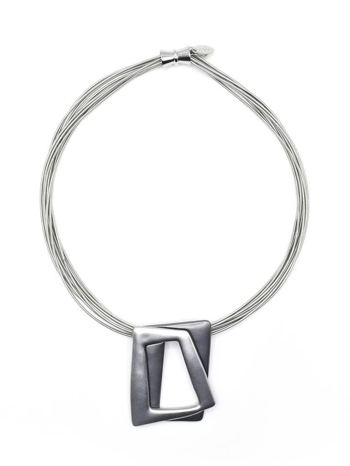 L57A Flerradigt Halsband i Silvertråd med Modern Sil för wholesale av Sea Lily