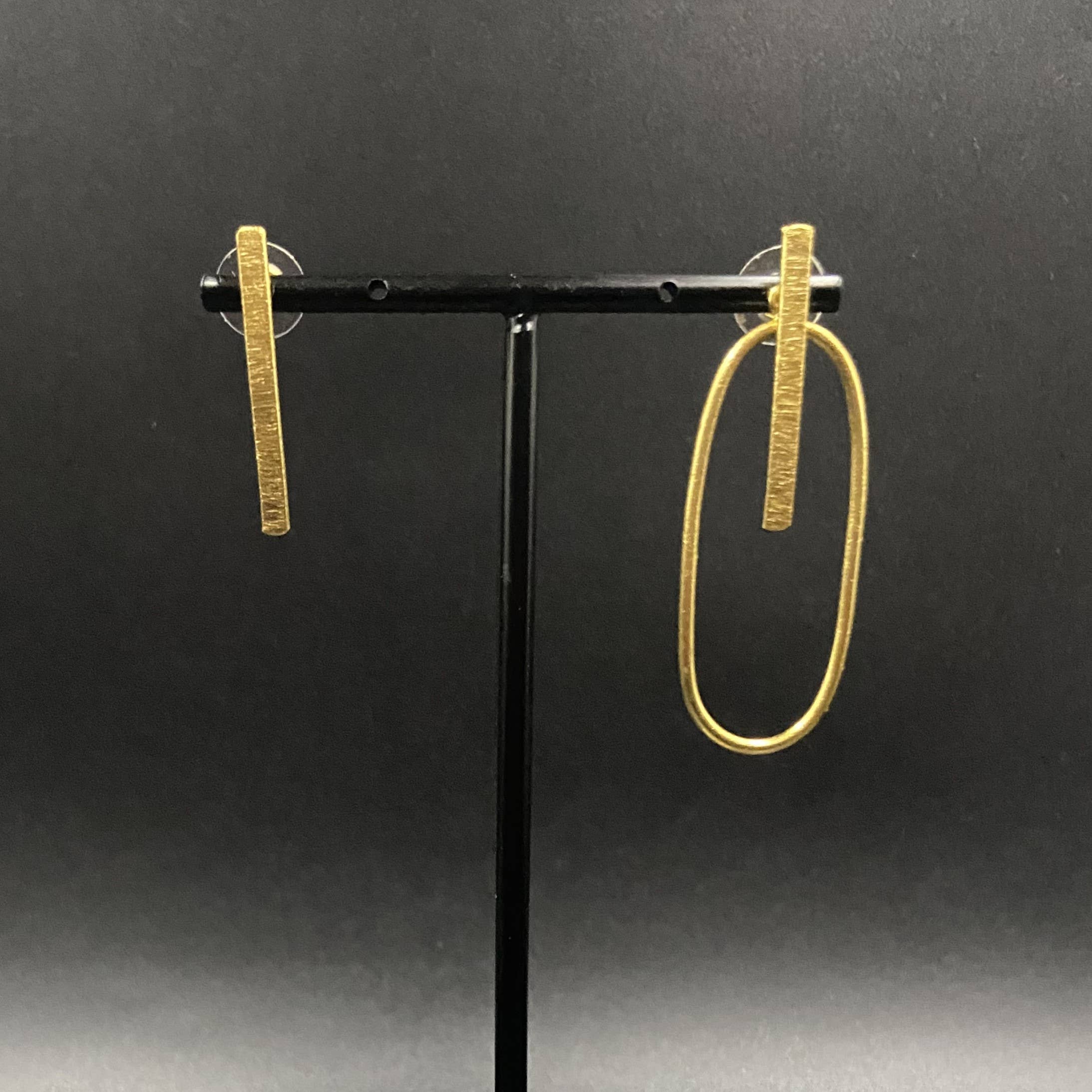 LA MAR – wholesale Hängande örhängen – MODIGLIANI örhängen pläterade i guld - Design med karaktär8