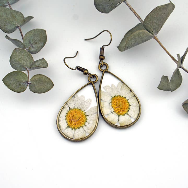 The Pretty Pickle - Wholesale Dangle Earrings - April Birth Flower Earrings2