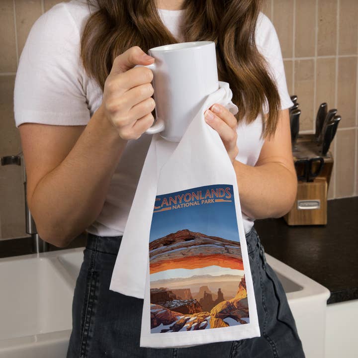 Lantern Press - Wholesale Tea Towel - ORGANIC TEA TOWEL Canyonlands National Park Arch, Painterly1