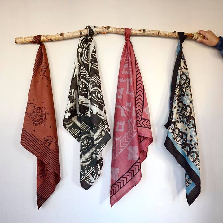 Ichcha – wholesale Scarf – Women's – Cotton Silk Large Head Square Scarf / Bandana - Expressions