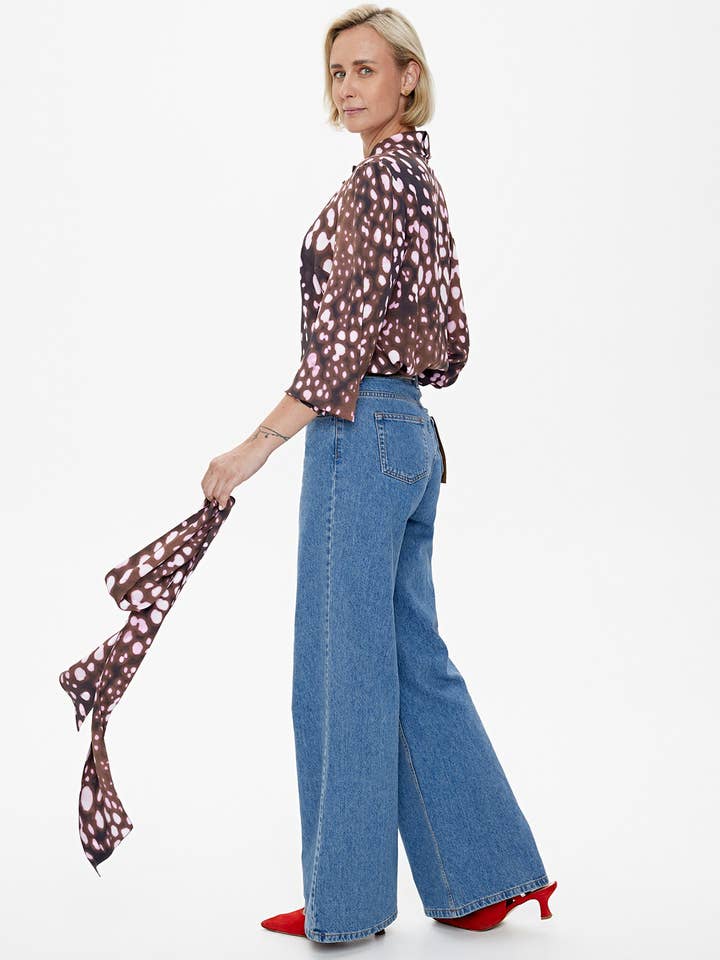 CAPSULE by Agnė Gilytė - Wholesale Blouse – Women’s - Blouse 'LYON' | chocolate & raspberry print statement to6