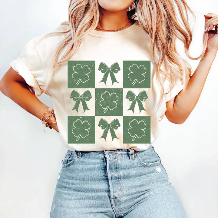 T-shirt rétro à carreaux délavé vintage pour la vente par WILD AGAIN