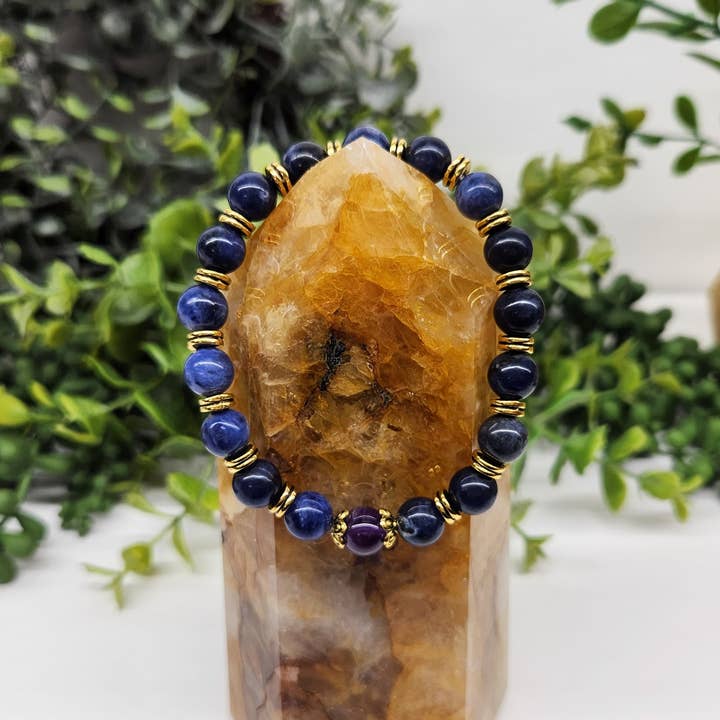 Meraki Gemstones - Wholesale Beaded Bracelet - ANXIETY SUPPORT - Sodalite/Amethyst (center) with Gold color3