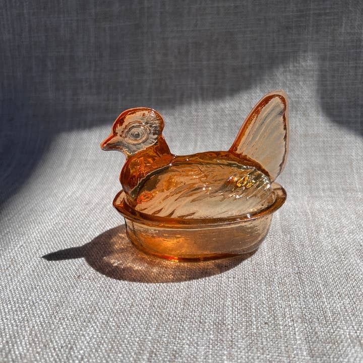 Kitchen One - Wholesale Decorative Plate/Dish/Bowl - Nesting Hen Bowl AMBER (Maple) | Hand Blown Glass - Colombia13