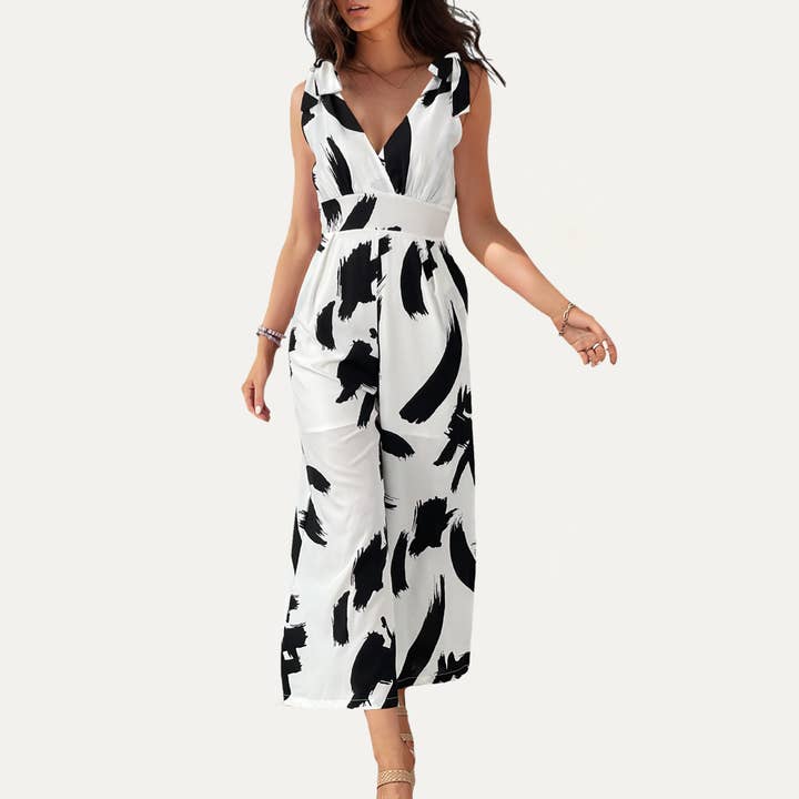 Combinaison blanche imprimée à col en V et bretelles à nouer Always Trendy pour la vente par The Moment Collection