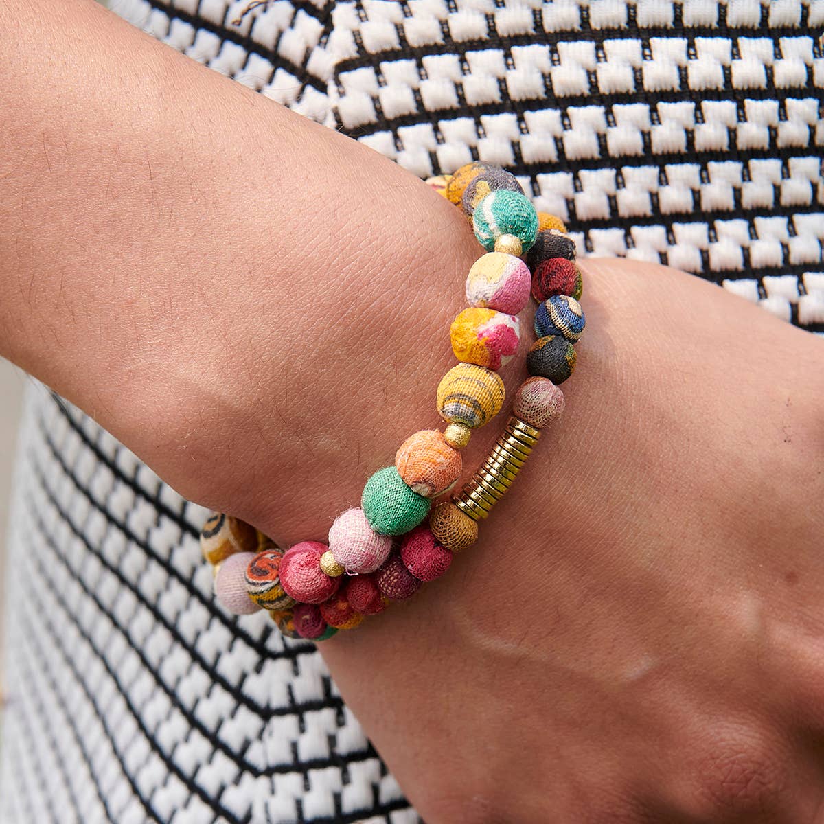 WorldFinds – wholesale Beaded bracelet – Kantha Sonnet Bracelet1